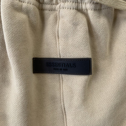fear-of-god-essentials-shorts-sand-4-Drip Store Argentina