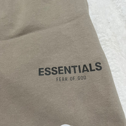 fear-of-god-essentials-shorts-ss21-taupe-2-Drip Store Argentina