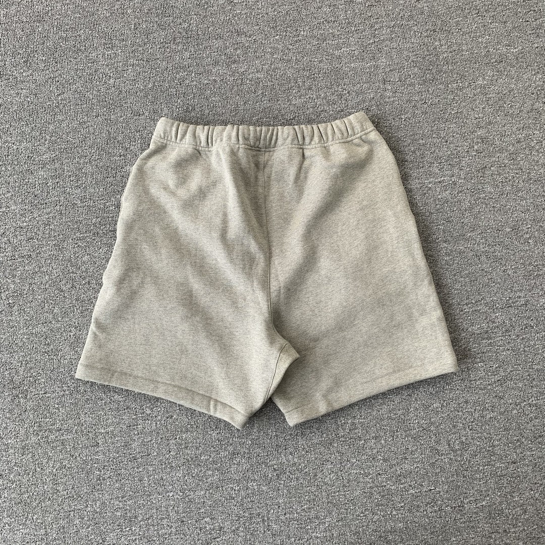 fear-of-god-essentials-shorts-ss22-dark-oatmeal-2-Drip Store Argentina