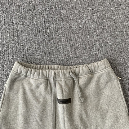 fear-of-god-essentials-shorts-ss22-dark-oatmeal-5-Drip Store Argentina