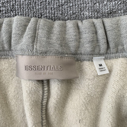 fear-of-god-essentials-shorts-ss22-dark-oatmeal-6-Drip Store Argentina