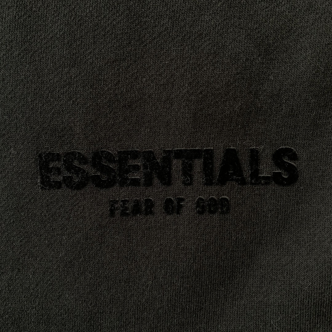 fear-of-god-essentials-shorts-ss22-stretch-limo-3-Drip Store Argentina