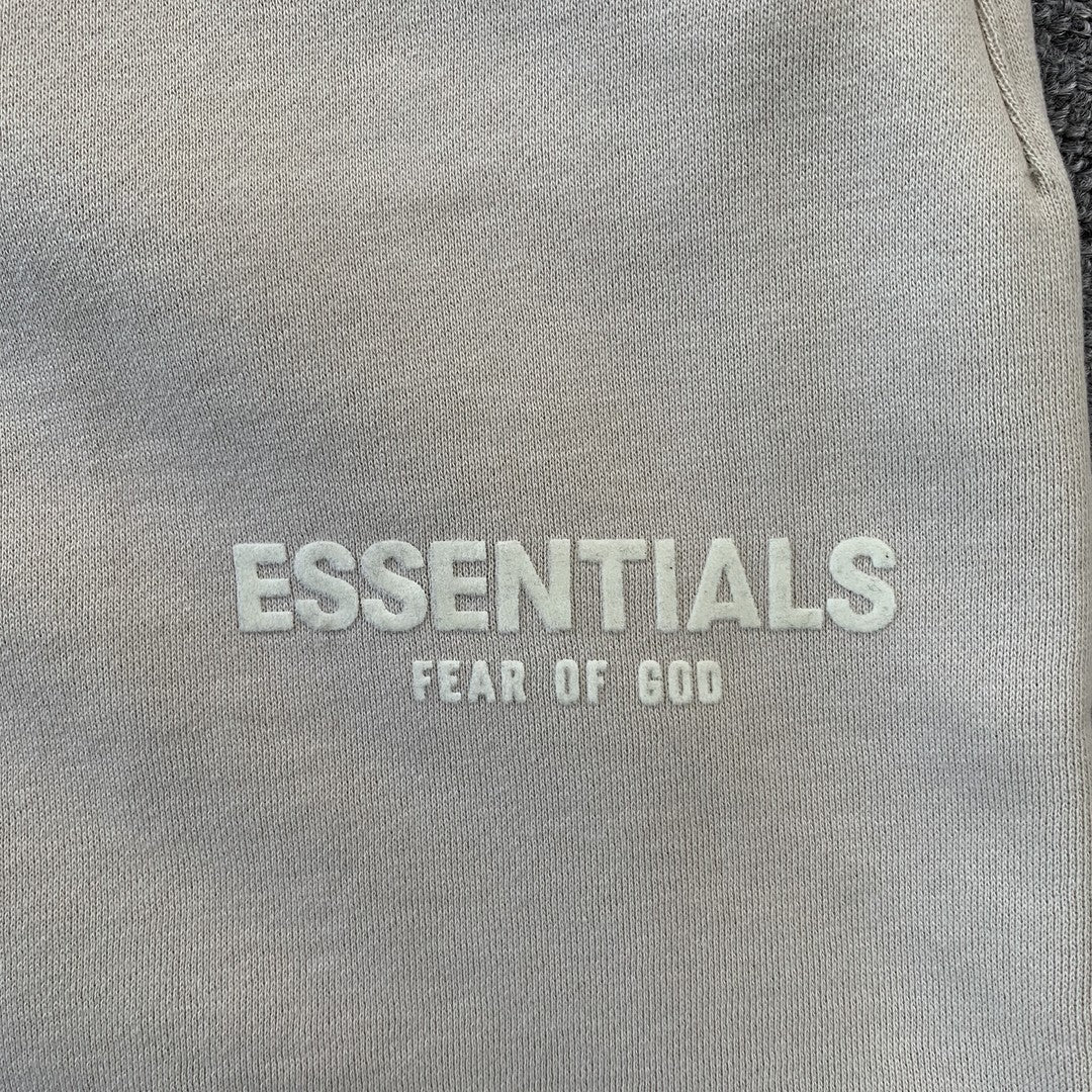 fear-of-god-essentials-shorts-wheat-3-Drip Store Argentina