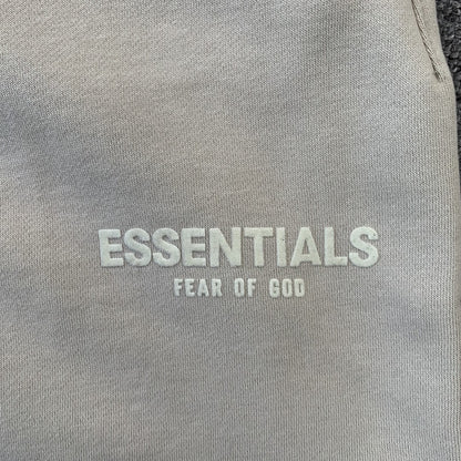 fear-of-god-essentials-shorts-wheat-3-Drip Store Argentina