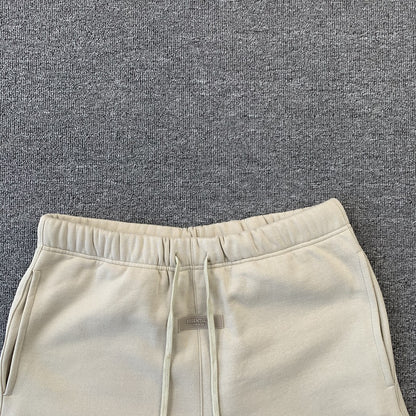 fear-of-god-essentials-shorts-wheat-4-Drip Store Argentina