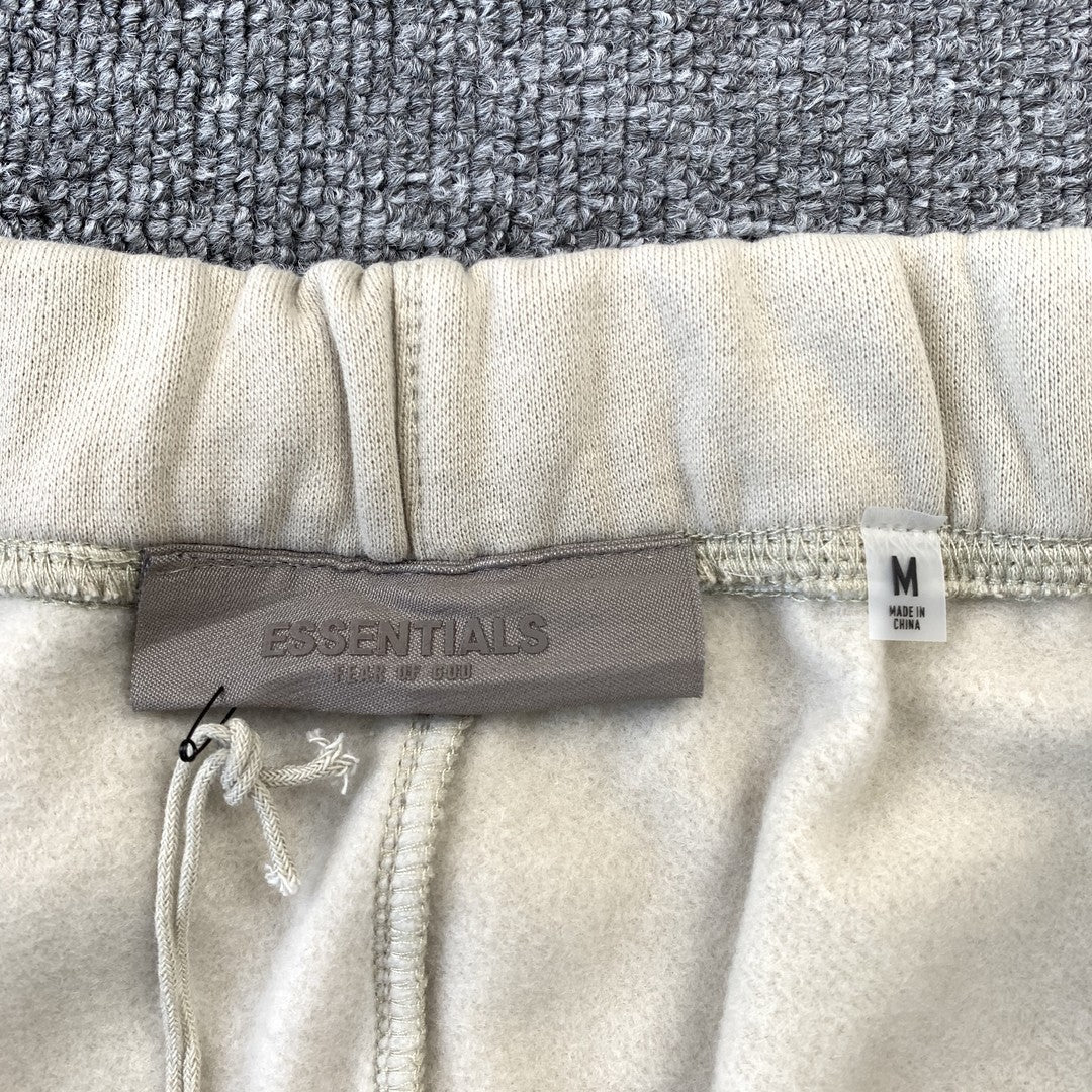 fear-of-god-essentials-shorts-wheat-5-Drip Store Argentina