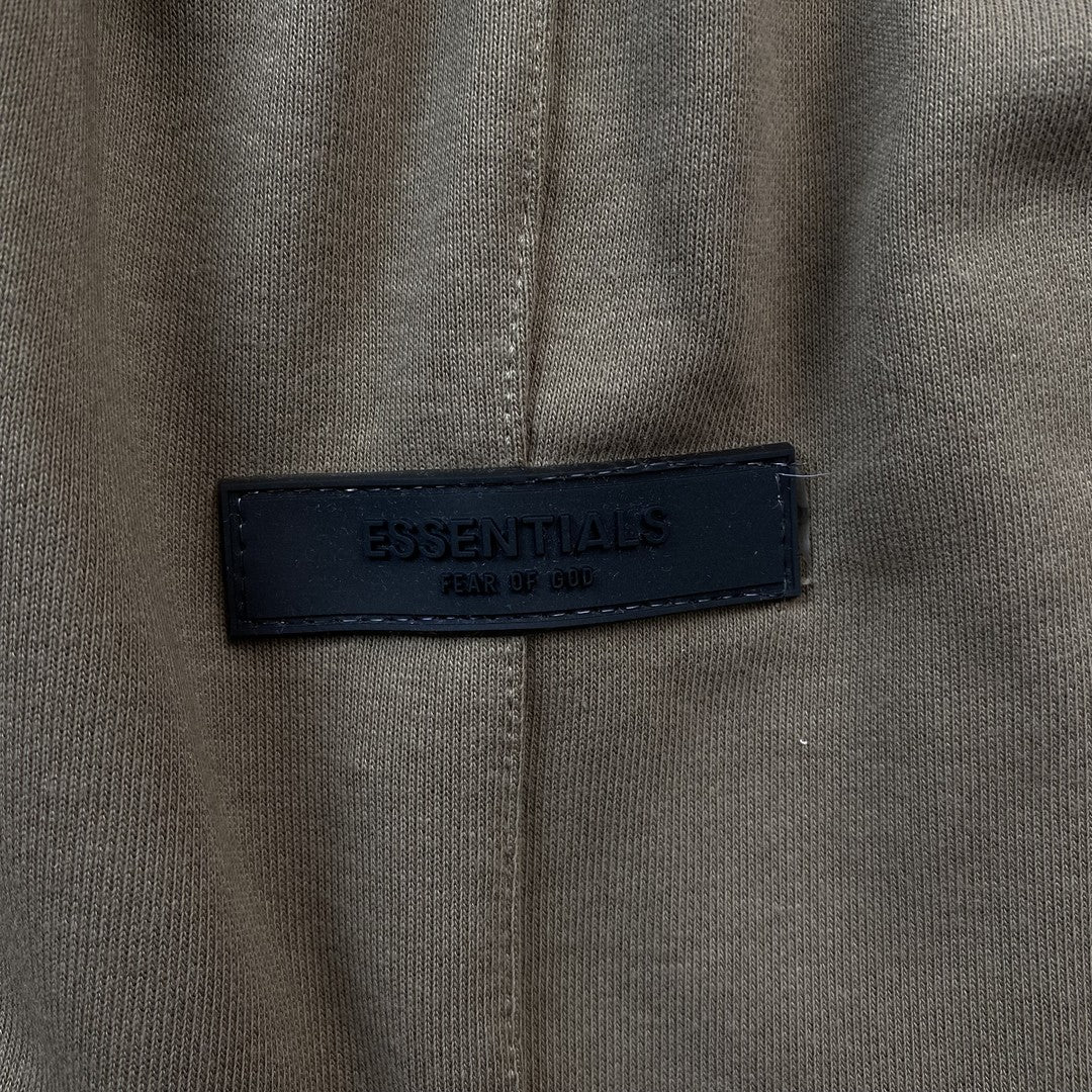 fear-of-god-essentials-shorts-wood-6-Drip Store Argentina