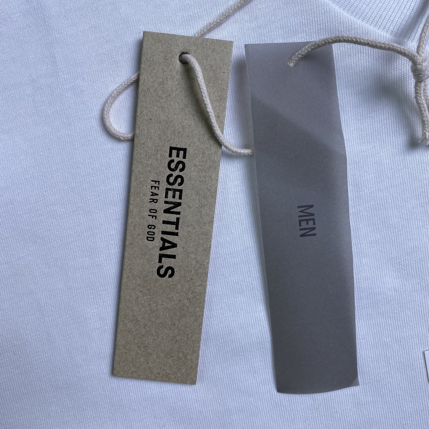 Remera Fear of God Essentials Small Logo Cloud Dancer