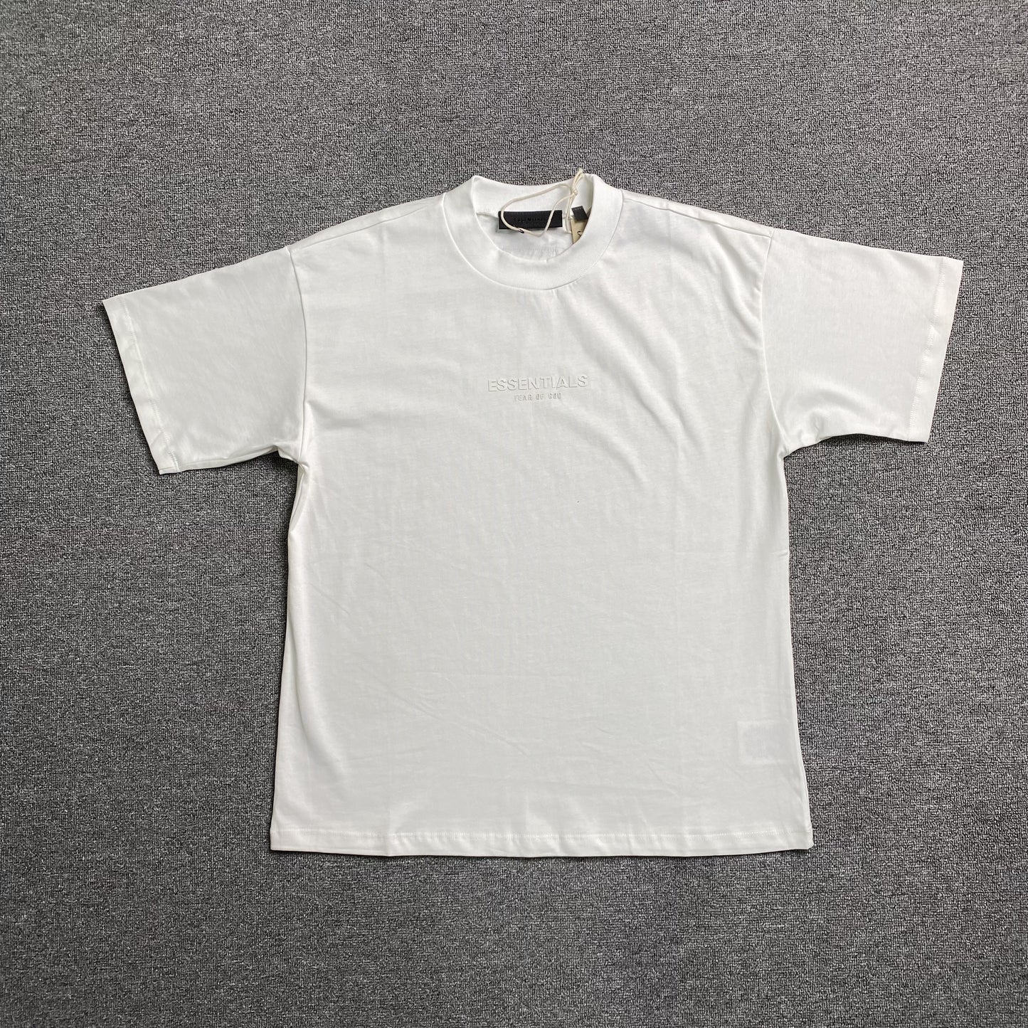 Remera Fear of God Essentials Small Logo Cloud Dancer