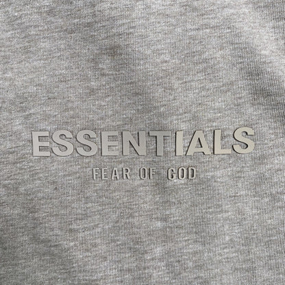 Remera Fear of God Essentials Small Logo Core Heather