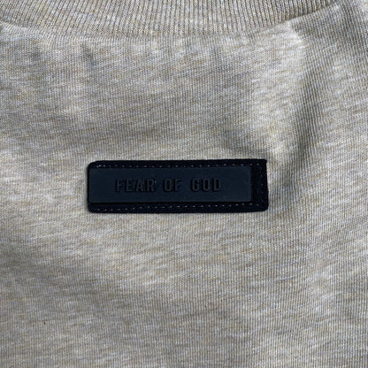 Remera Fear of God Essentials Small Logo Gold Heather