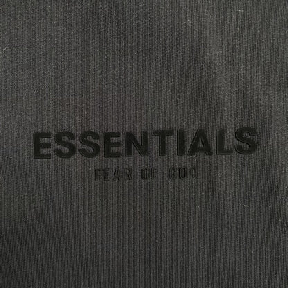 Remera Fear of God Essentials Small Logo Negra