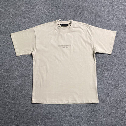 Remera Fear of God Essentials Small Logo Silver Cloud