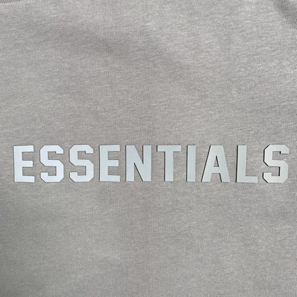 fear-of-god-essentials-ss-tee-sand-2-Drip Store Argentina