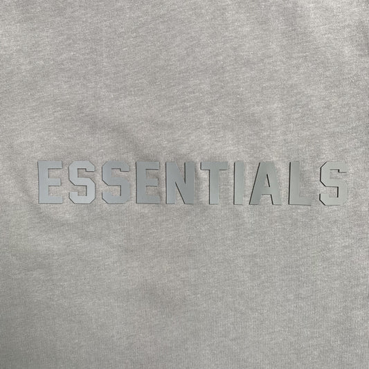 fear-of-god-essentials-ss-tee-seal-2-Drip Store Argentina