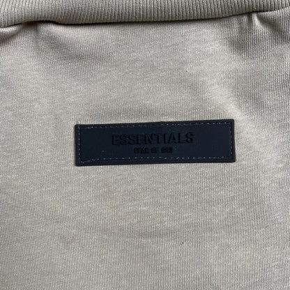 fear-of-god-essentials-ss-tee-seal-4-Drip Store Argentina