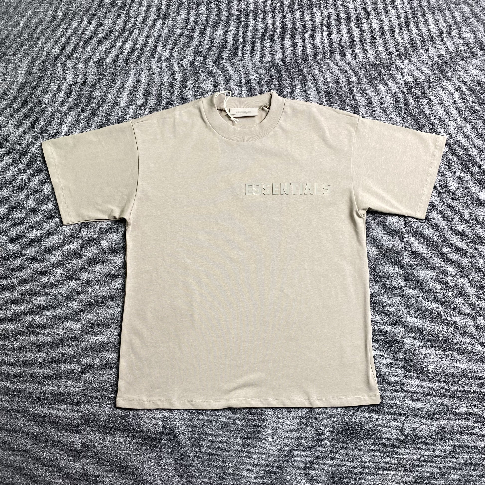 fear-of-god-essentials-ss-tee-seal-Drip Store Argentina