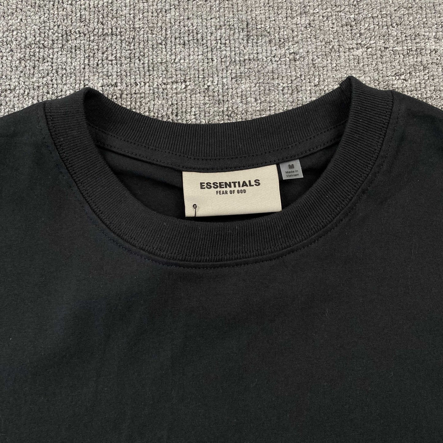 fear-of-god-essentials-tee-blackstretch-limo-4-Drip Store Argentina