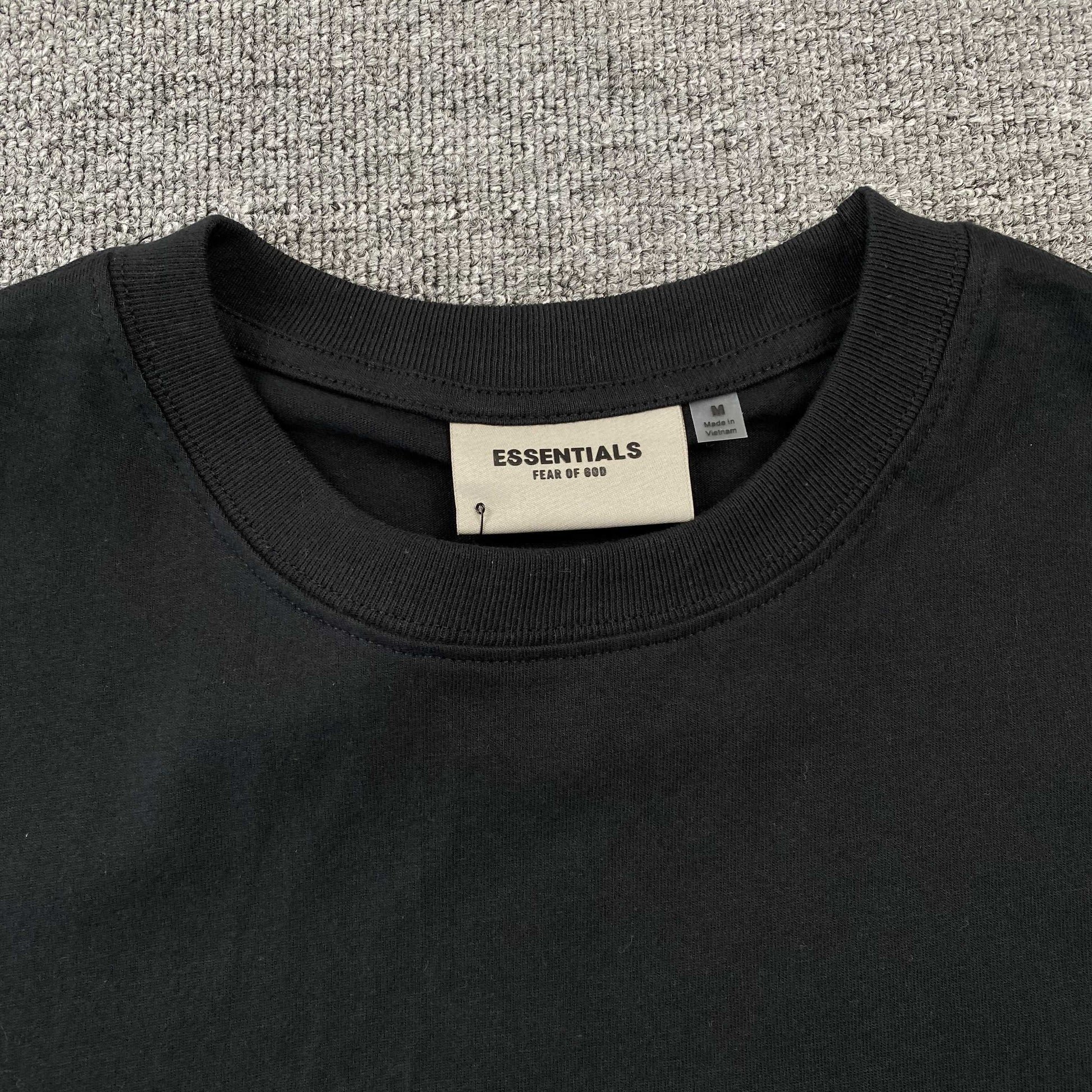 fear-of-god-essentials-tee-blackstretch-limo-4-Drip Store Argentina