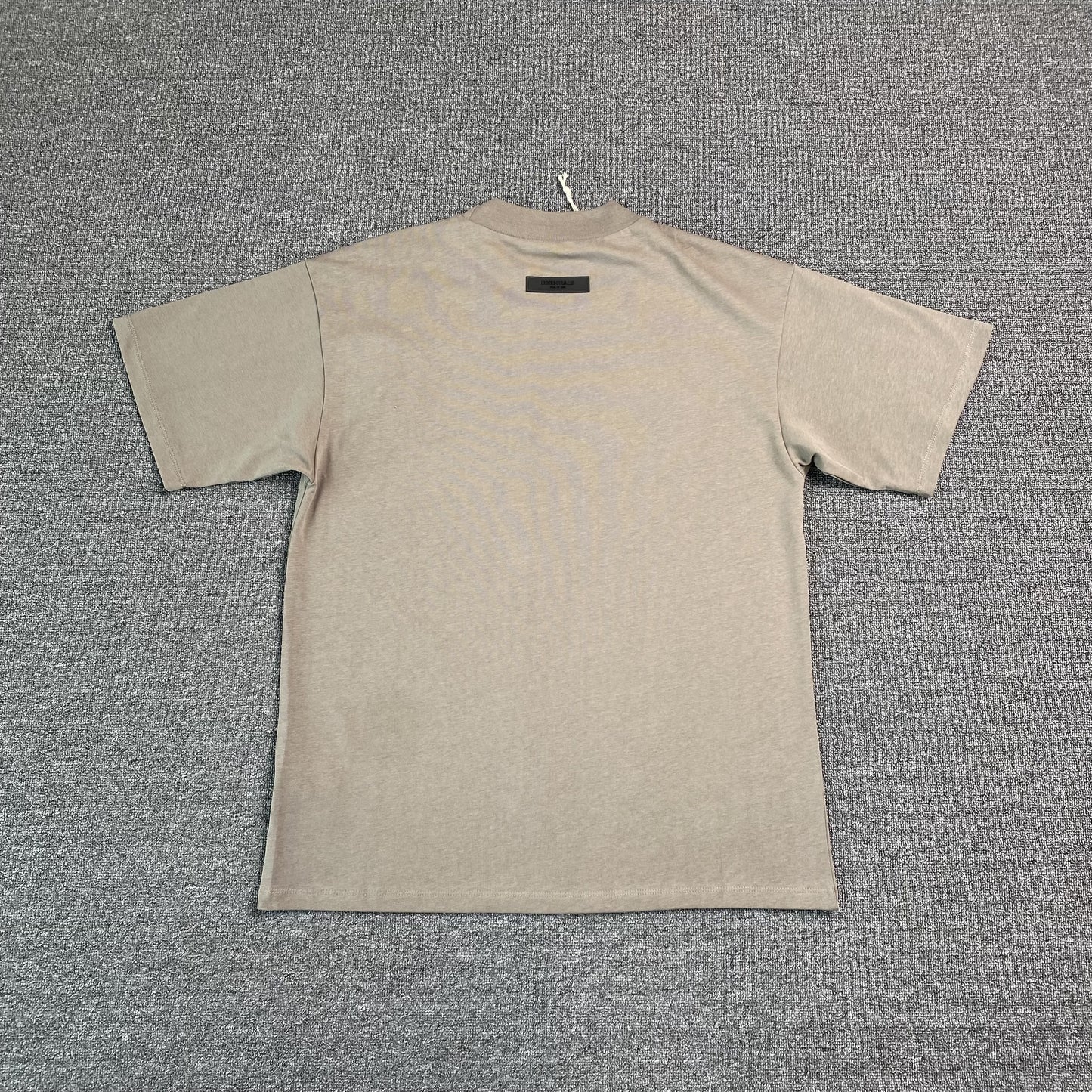 Remera Fear of God Essentials Desert Taupe