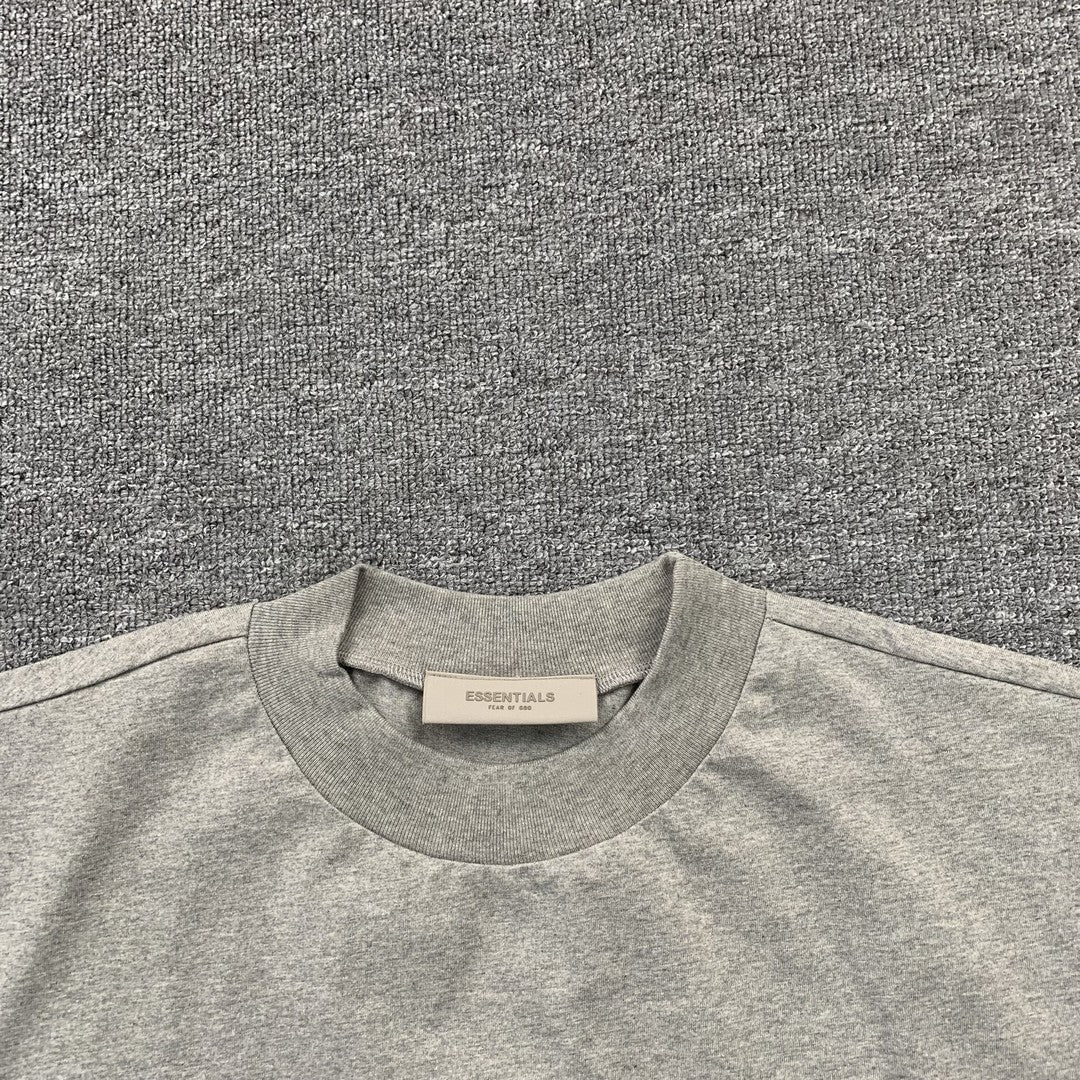 Remera Fear of God Essentials (SS22) Gris