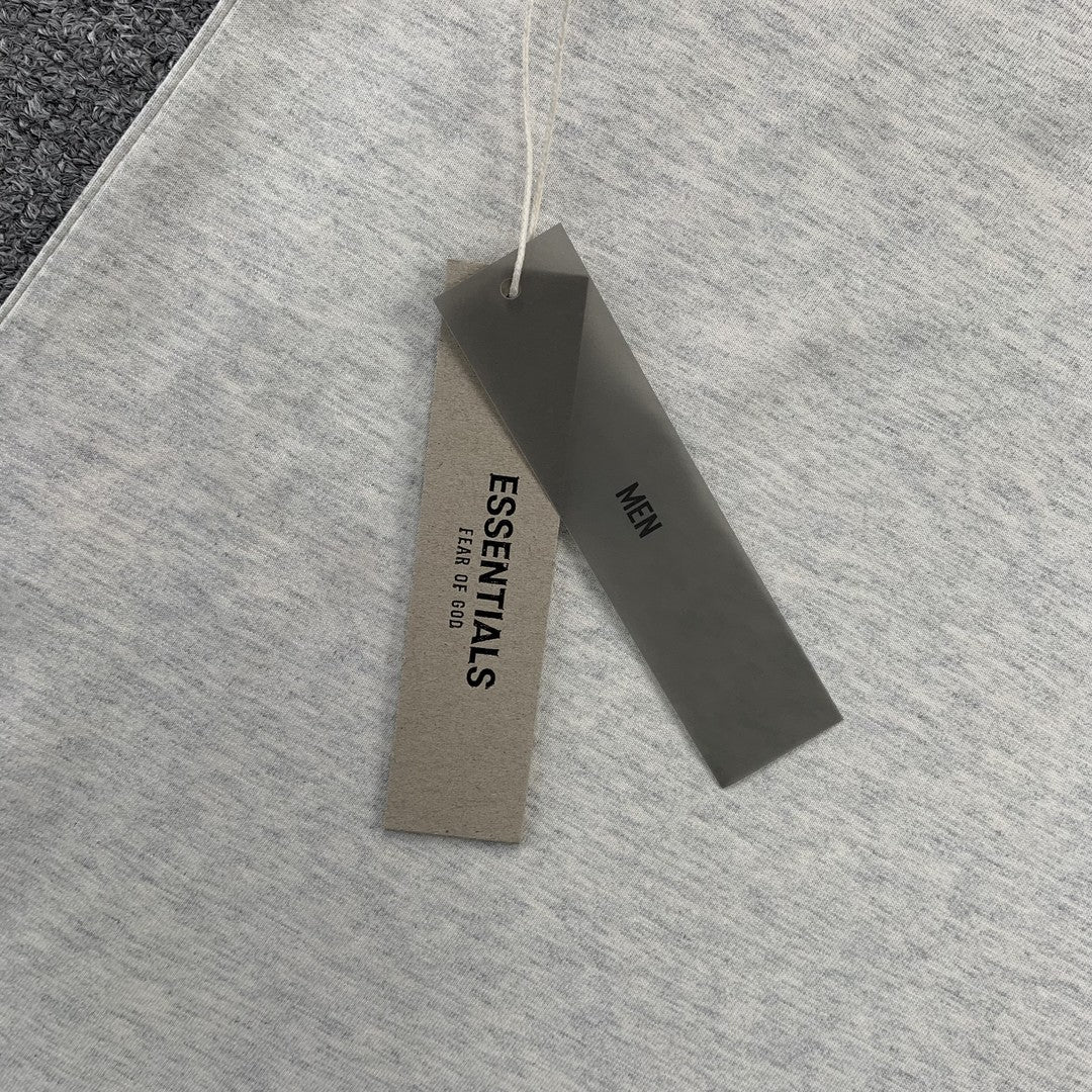 Remera Fear of God Essentials (SS22) Gris