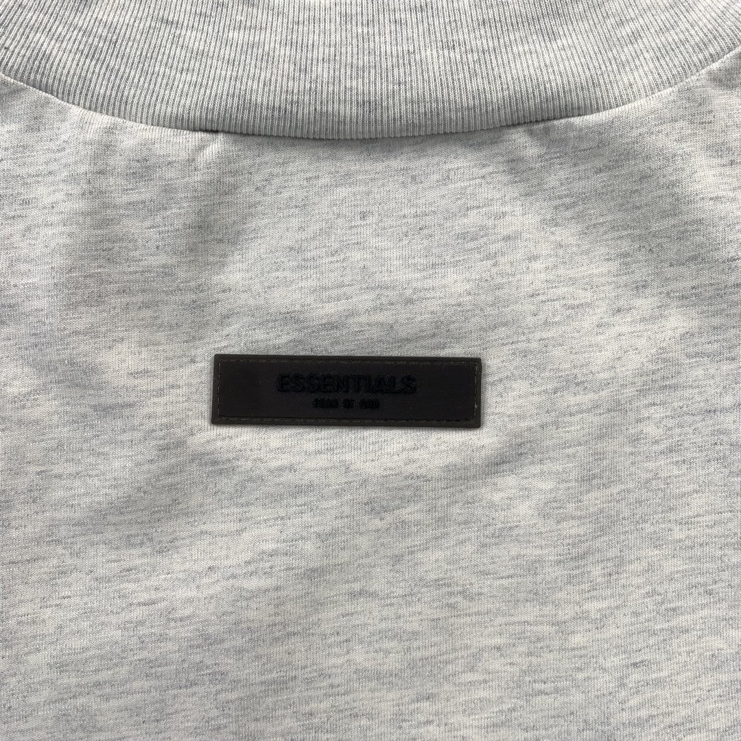 Remera Fear of God Essentials (SS22) Gris