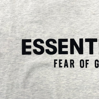 Remera Fear of God Essentials (SS22) Gris