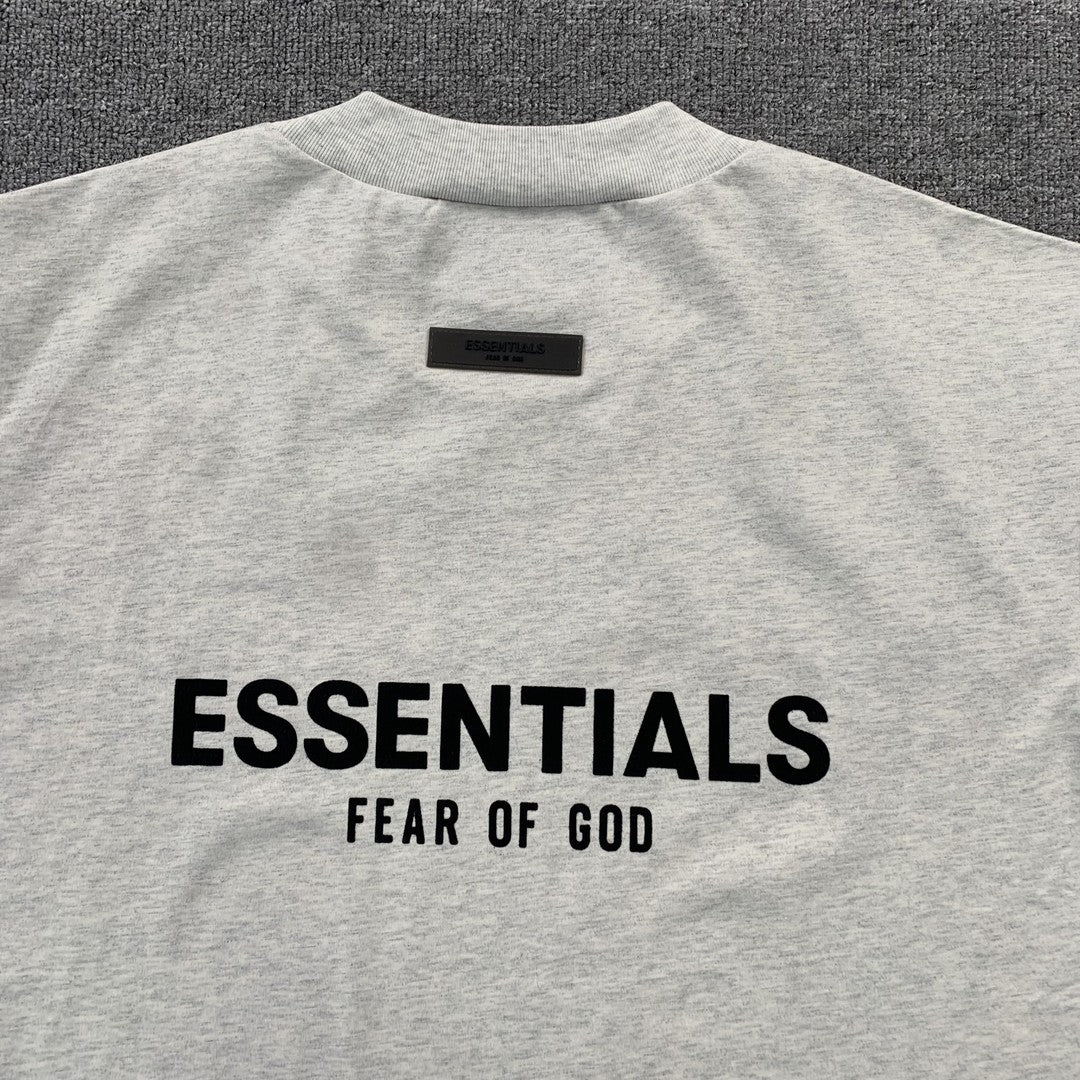 Remera Fear of God Essentials (SS22) Gris