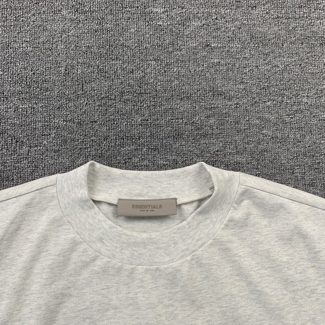 Remera Fear of God Essentials (SS22) Gris
