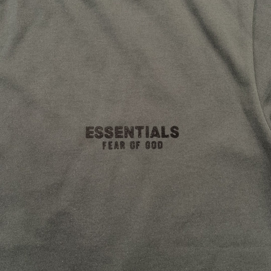 Remera Fear of God Essentials (SS22) Negra