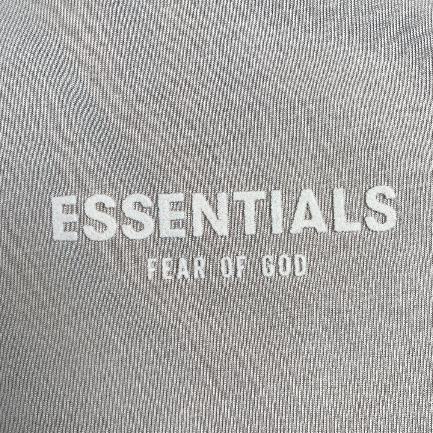 Remera Fear of God Essentials Wheat