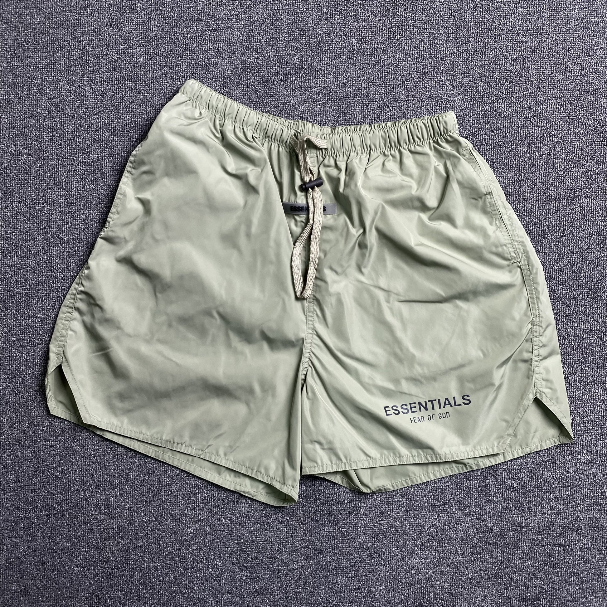 fear-of-god-essentials-volley-shorts-alfalfa-sage-2-Drip Store Argentina