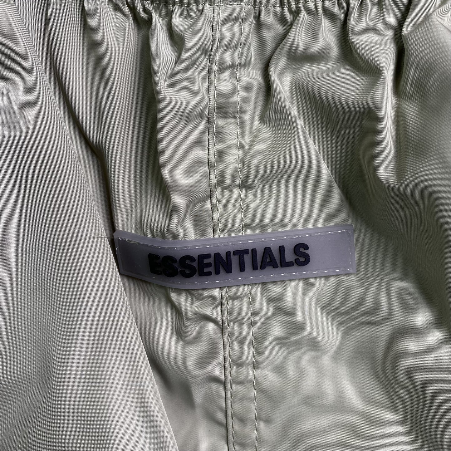 fear-of-god-essentials-volley-shorts-alfalfa-sage-3-Drip Store Argentina