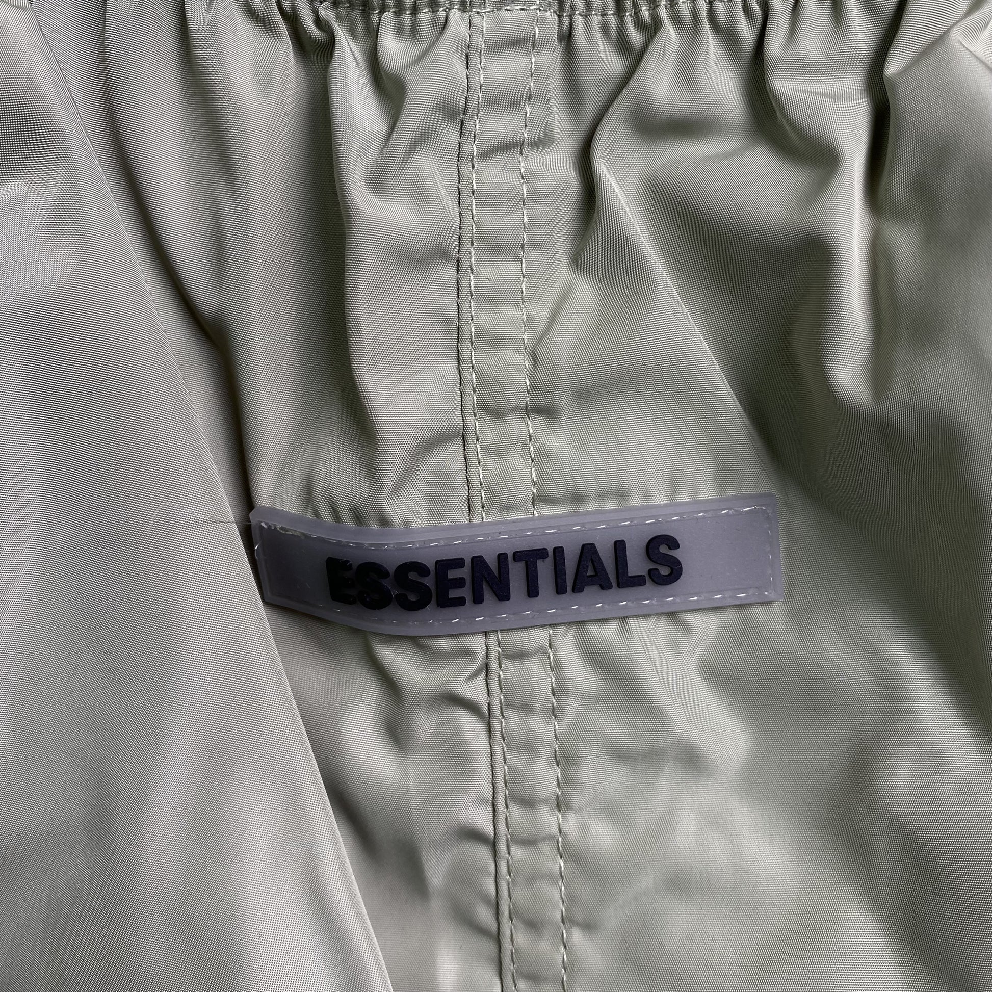 fear-of-god-essentials-volley-shorts-alfalfa-sage-3-Drip Store Argentina