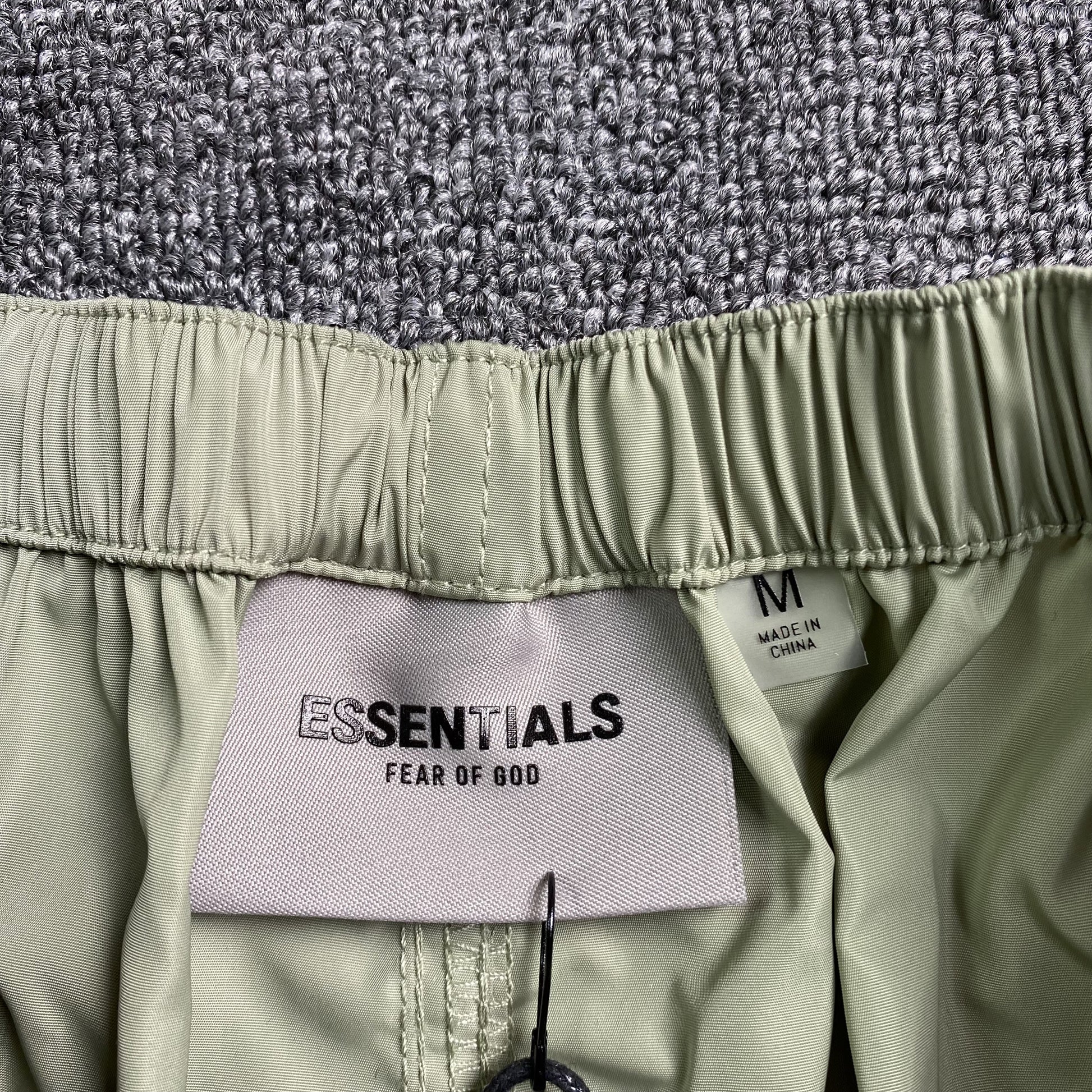 fear-of-god-essentials-volley-shorts-alfalfa-sage-5-Drip Store Argentina