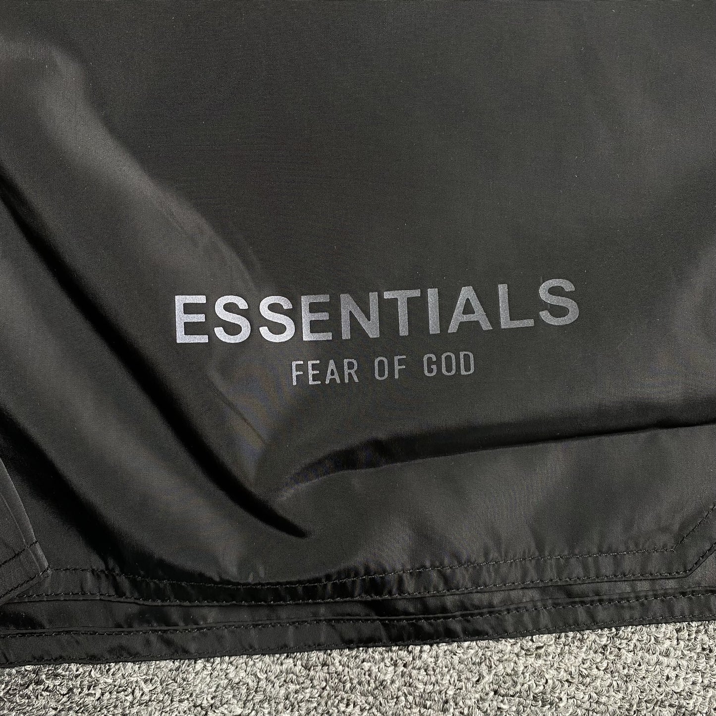fear-of-god-essentials-volley-shorts-black-reflective-3-Drip Store Argentina