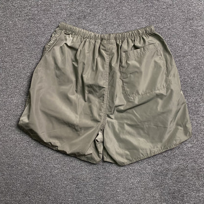 fear-of-god-essentials-volley-shorts-cement-2-Drip Store Argentina