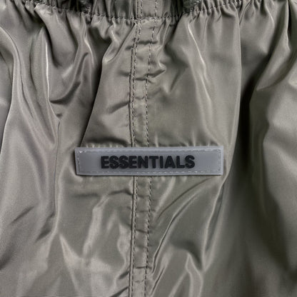 fear-of-god-essentials-volley-shorts-cement-5-Drip Store Argentina