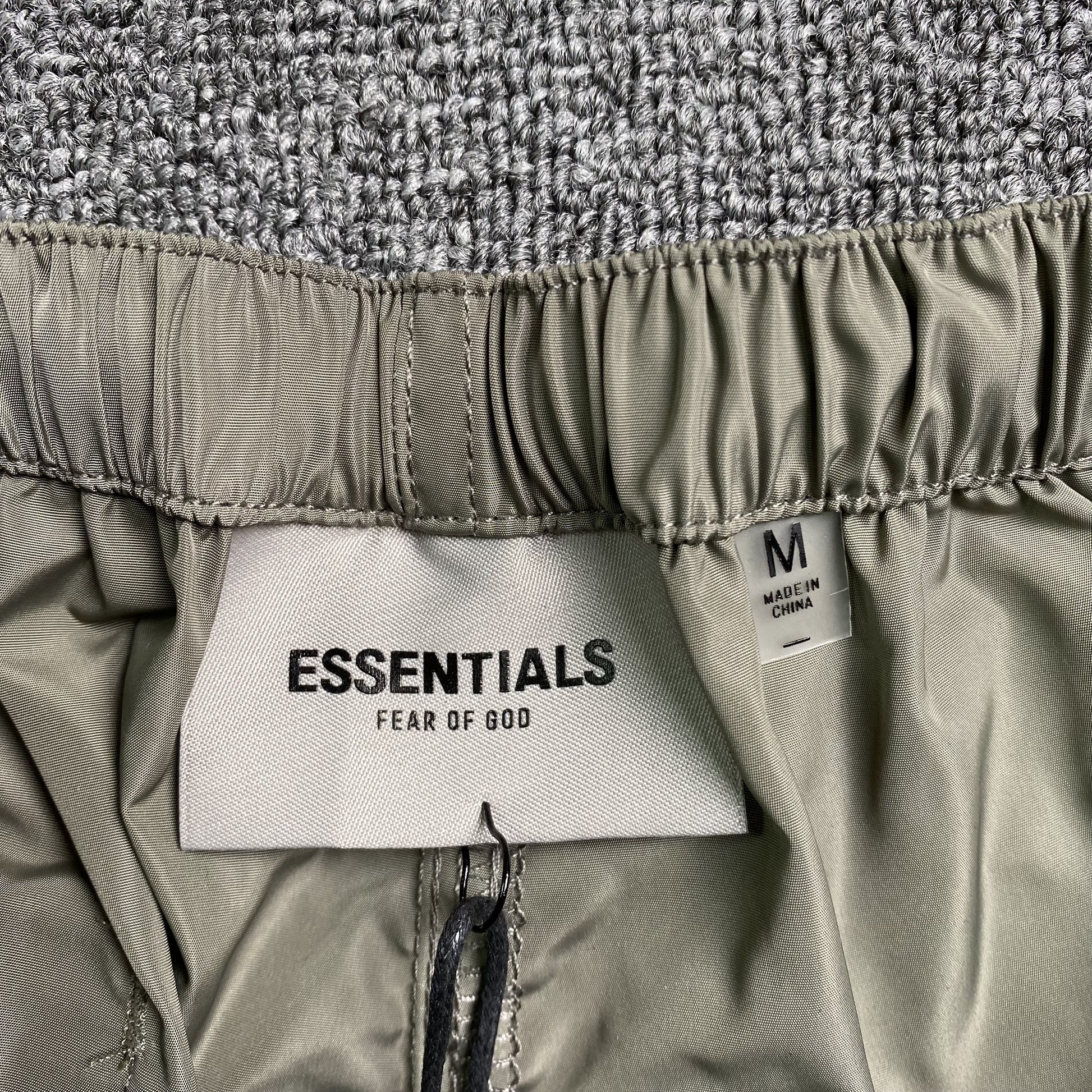 fear-of-god-essentials-volley-shorts-cement-6-Drip Store Argentina