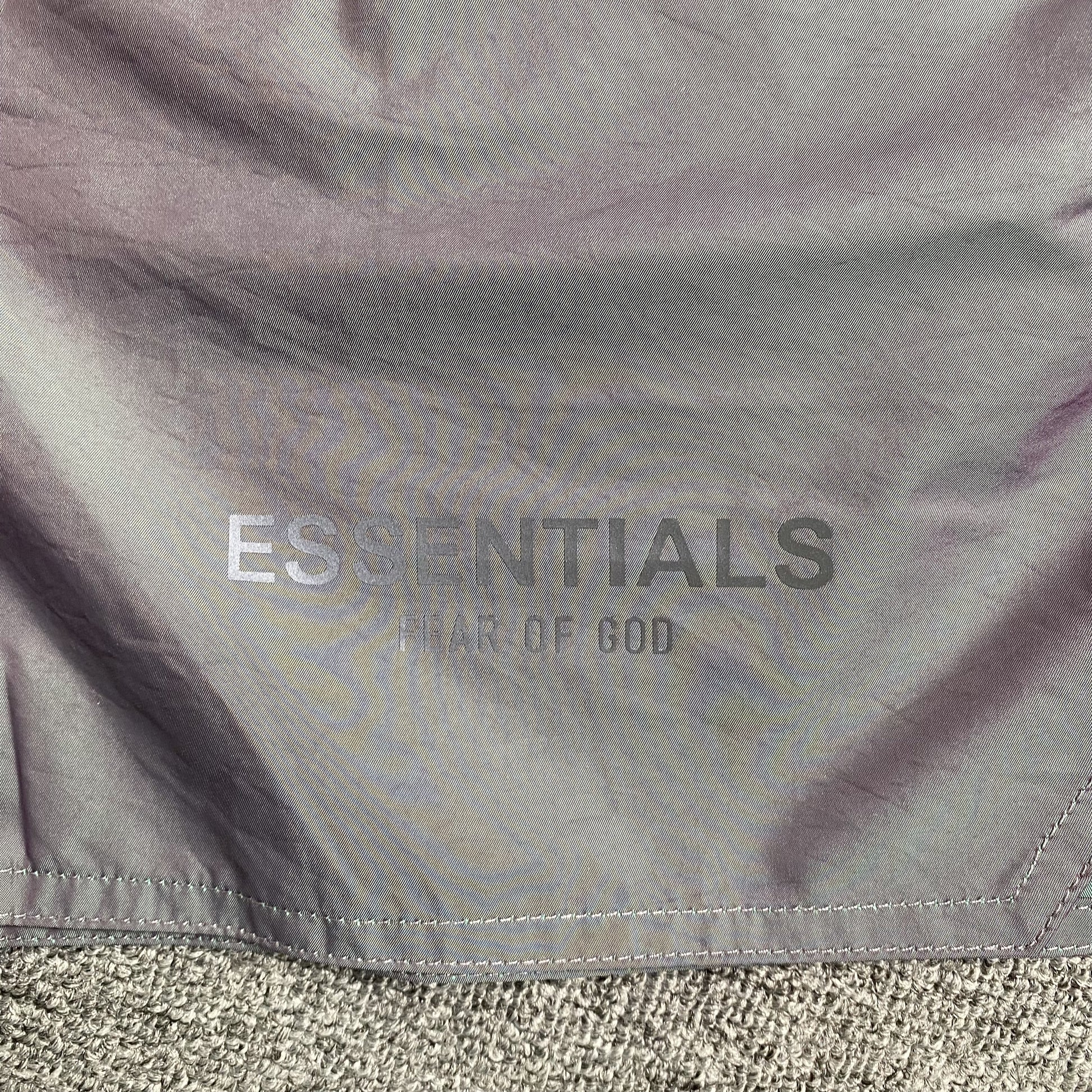 fear-of-god-essentials-volley-shorts-iridescent-4-Drip Store Argentina