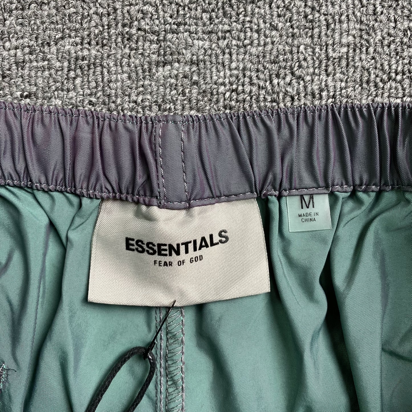 fear-of-god-essentials-volley-shorts-iridescent-5-Drip Store Argentina