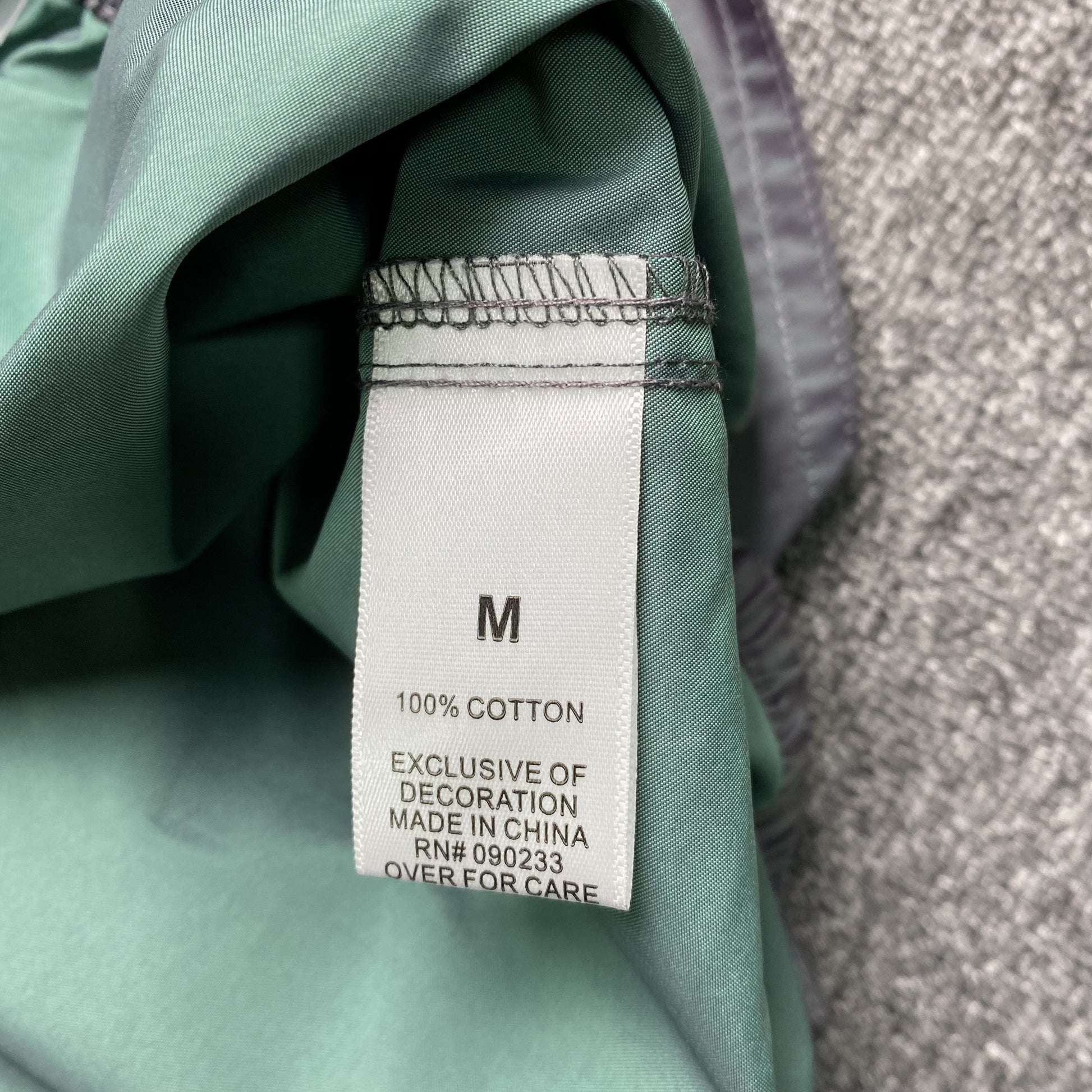 fear-of-god-essentials-volley-shorts-iridescent-6-Drip Store Argentina