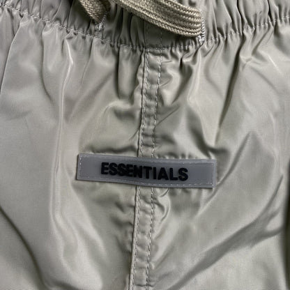 fear-of-god-essentials-volley-shorts-silver-reflective-3-Drip Store Argentina