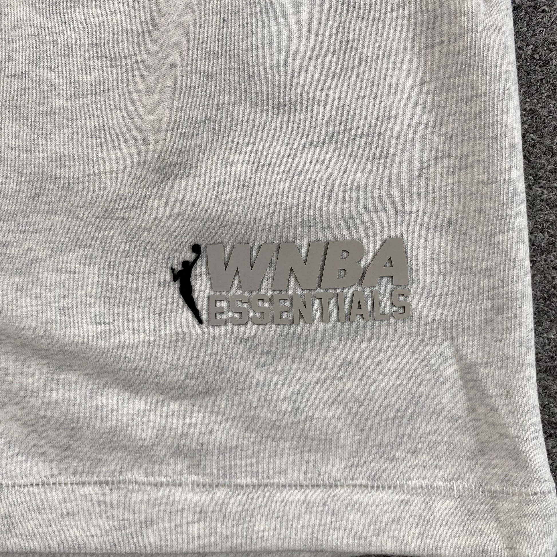 fear-of-god-essentials-wnba-shorts-grey-3_1c8fb813-Drip Store Argentina