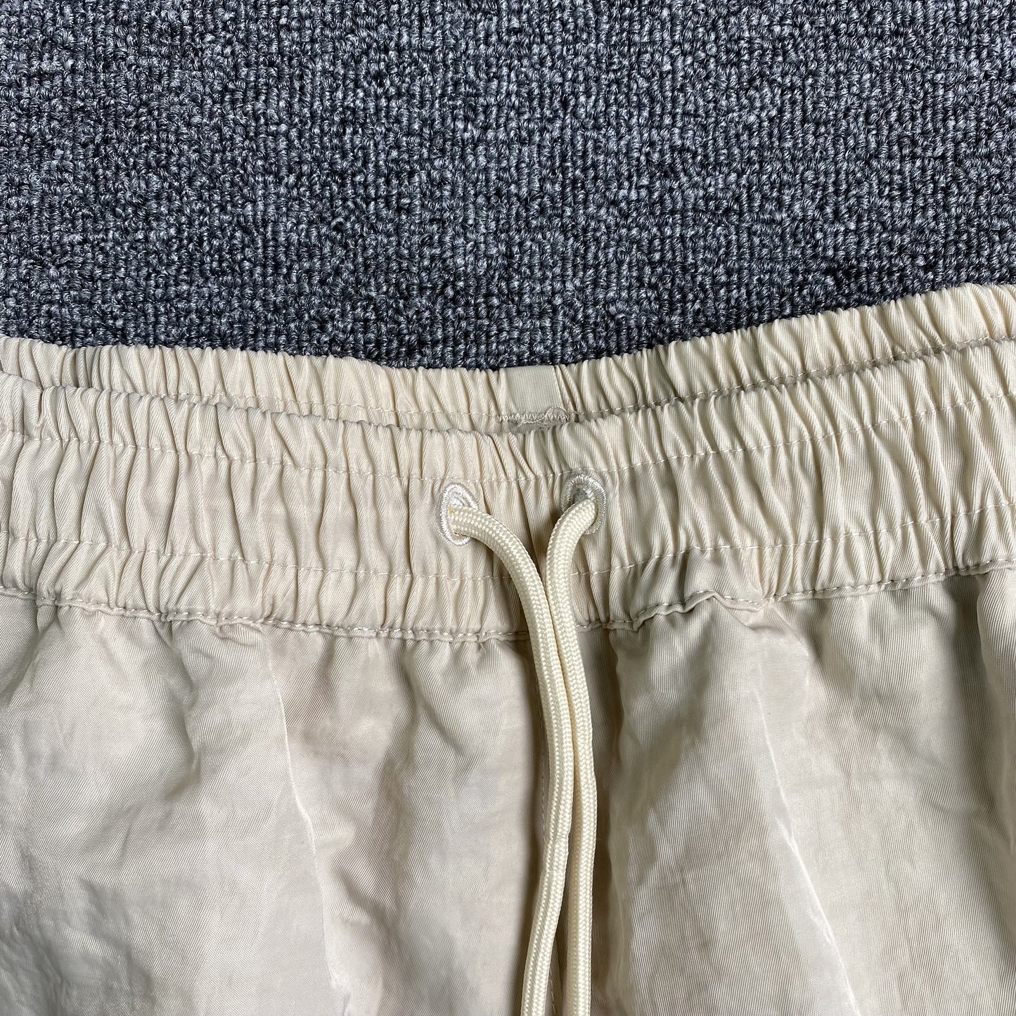 Pantalón Fear of God X Nike Nylon Crema