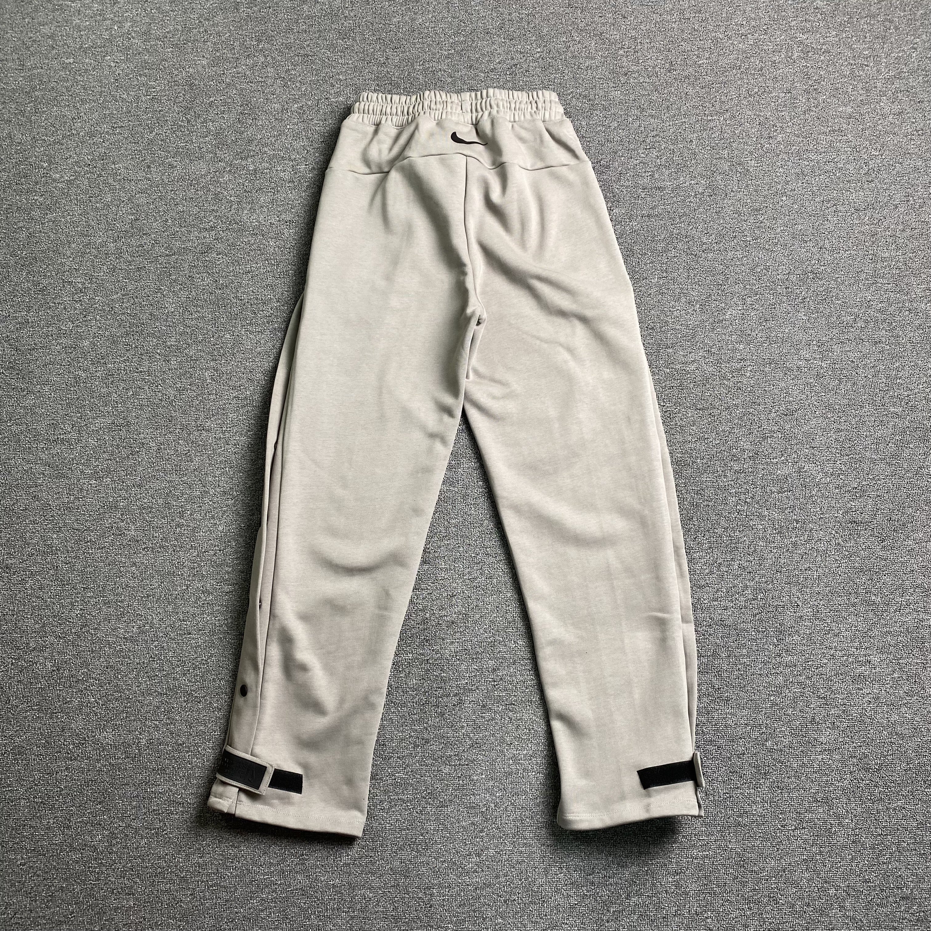 Pantalón Fear of God X Nike Tear Away Gris - Drip Store Argentina