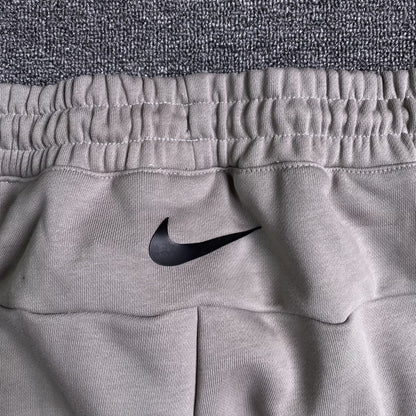 Pantalón Fear of God X Nike Tear Away Gris