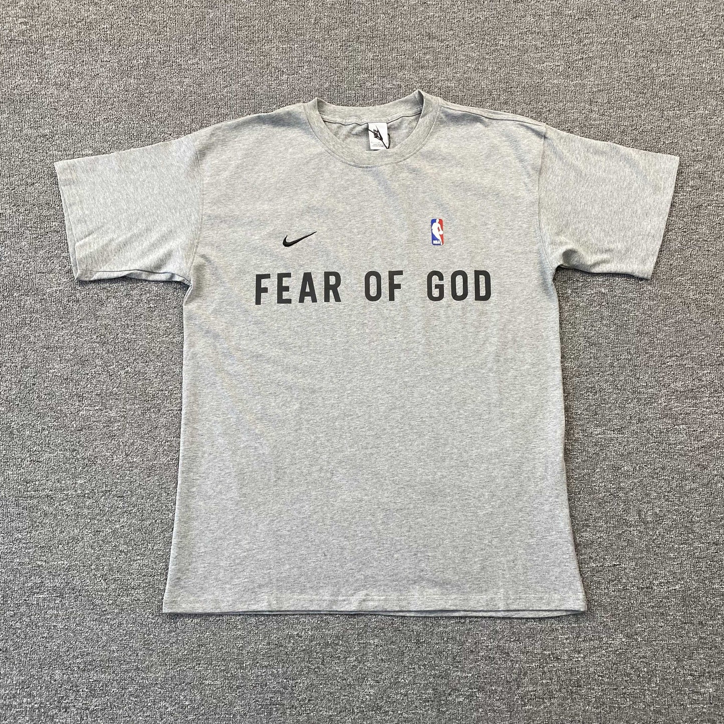 Remera Fear of God x Nike Warm Up Grey