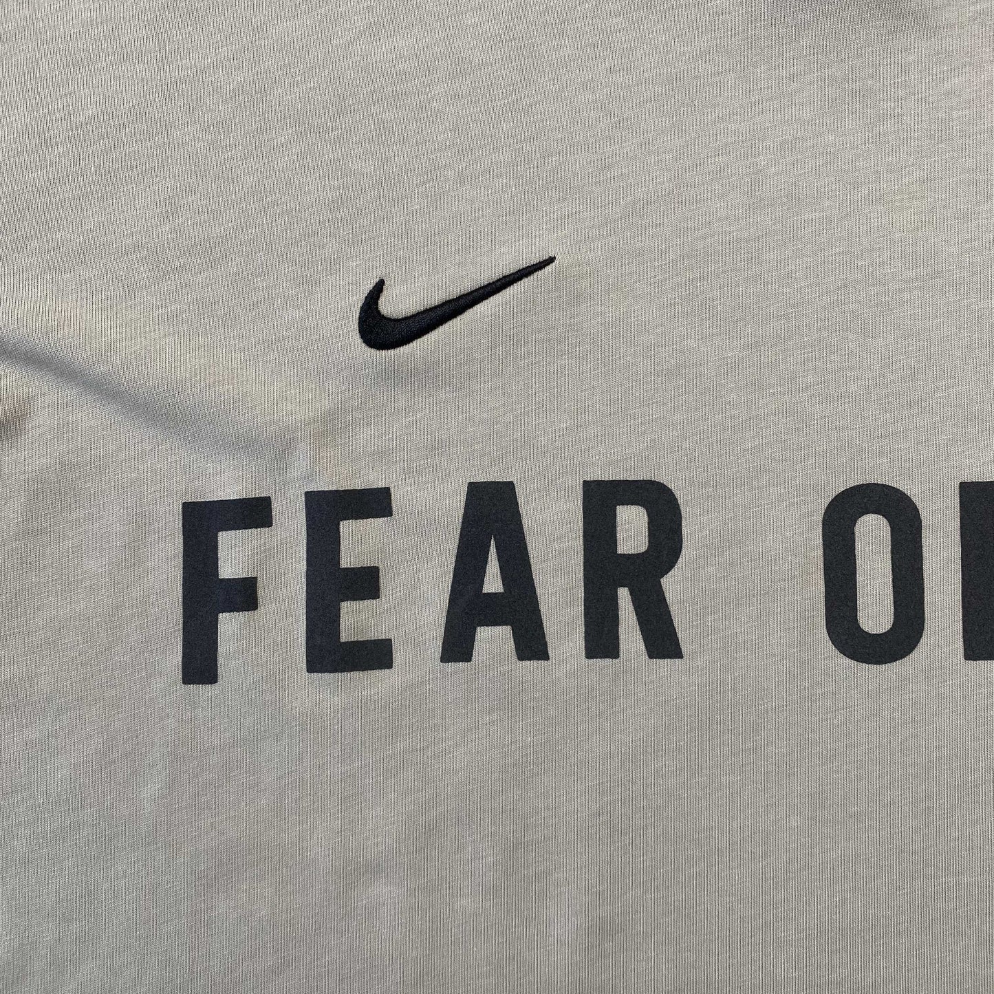 Remera Fear of God x Nike Warm Up Oatmeal